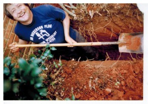 Jim Dickerson hand digging historical photo